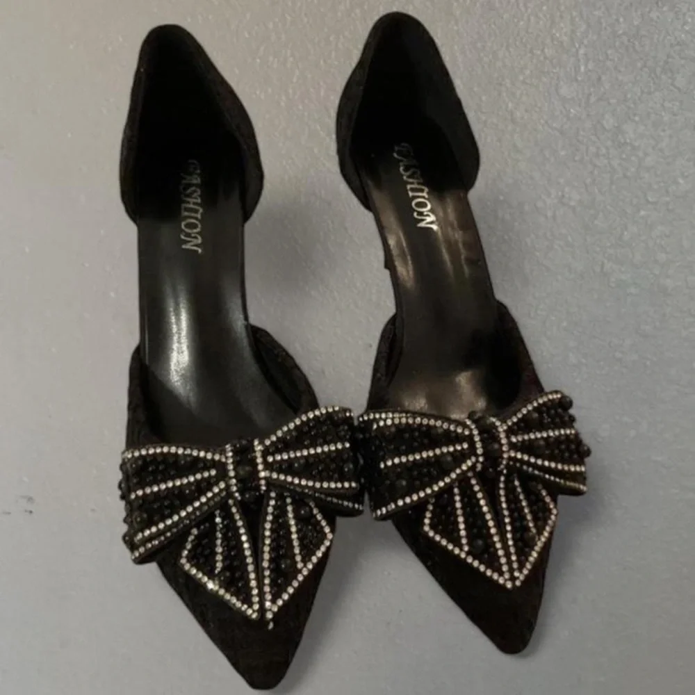 Black Embellished Bow Pointed-Toe Women’s Flats - Picture 1 of 3